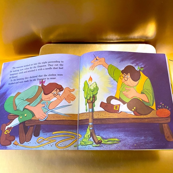 DISNEYLAND VTG 1970 THE EMPERORS NEW CLOTHES VINYL RECORD & READ ALONG STORYBOOK - Picture 8 of 15